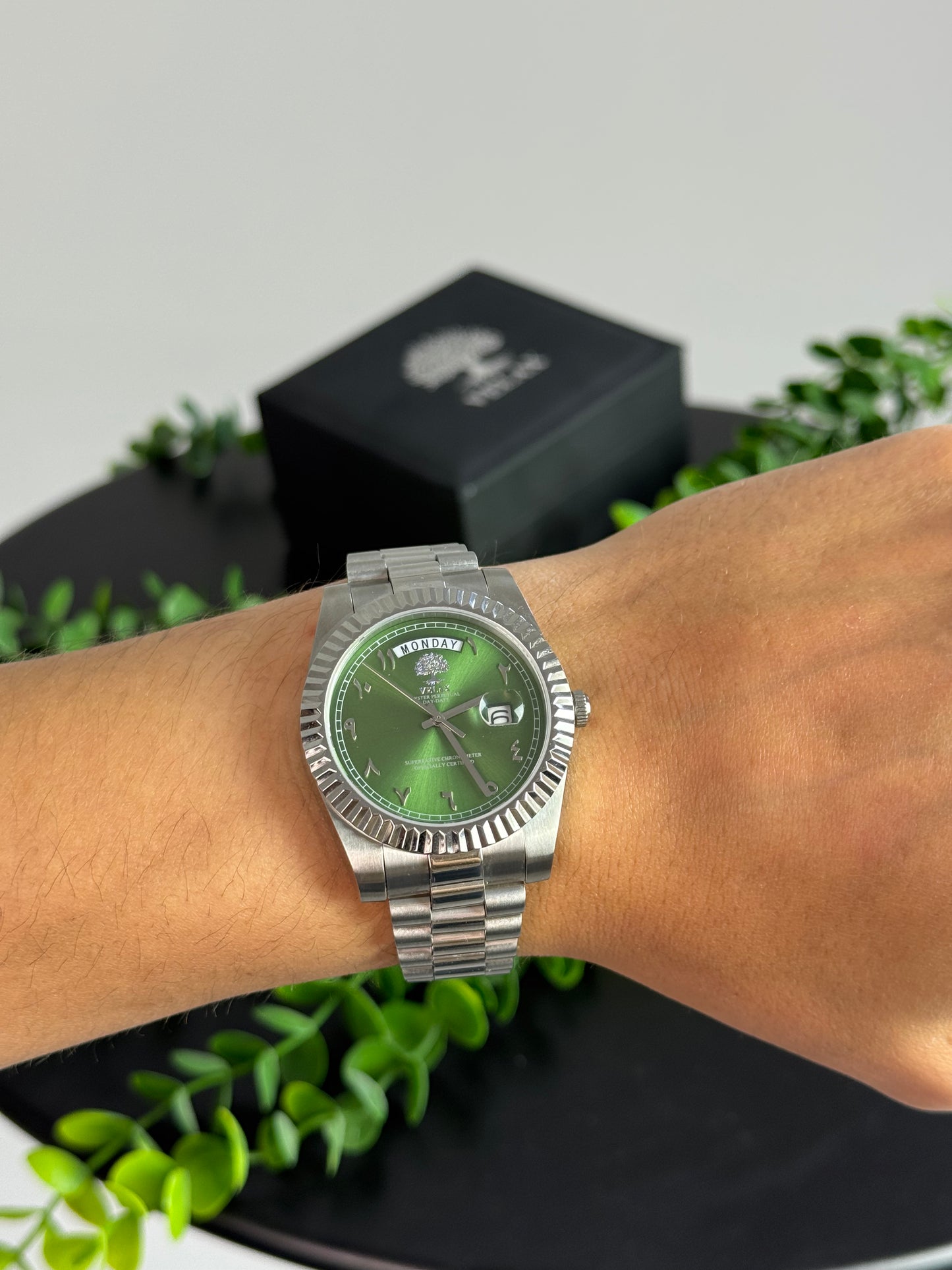 Verdant Horizon – Steel & Forest Green